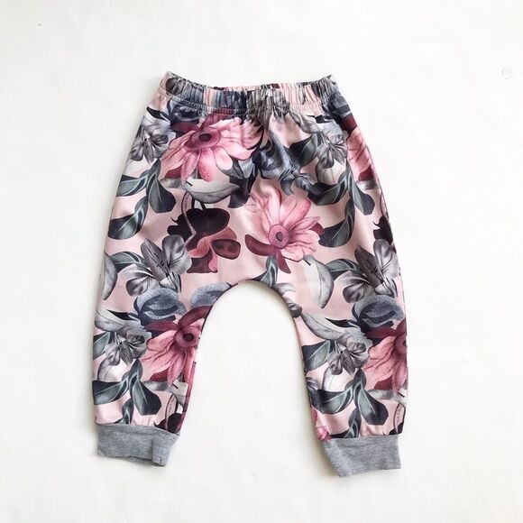 Floral Harlem pants EUC no size fits 18-24 months - Picture 1 of 3